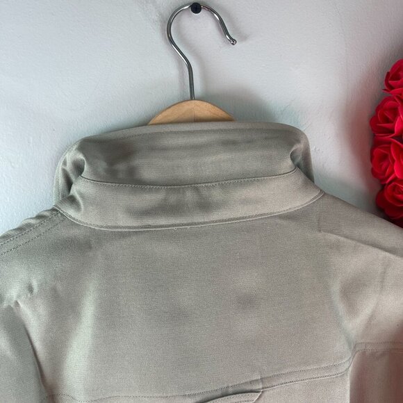 Bungalow Men's Cargo Safari Collar Buttons Down Shirt X-Large in Dark Sand - Picture 5 of 11